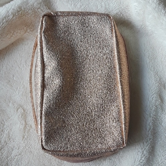 🛍️ Rose gold cosmetic bag w/brush holders - Picture 4 of 4